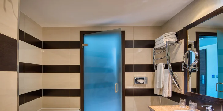 Relax v Budapešti: 4*S hotel, polopenze, obří aquapark a wellness neomezeně, 2 děti až do 13,9 let zdarma
