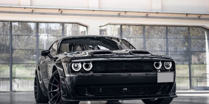 15–60min. jízda v Dodge Challenger Widebody: Síla a styl na maximum