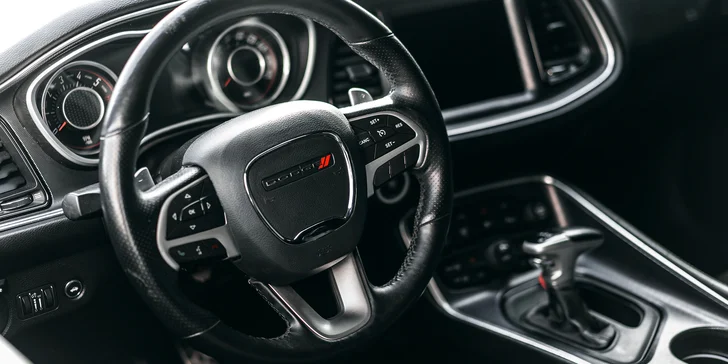 Rudá legenda: Superjízda v rudém Dodge Challenger na 3 i 48 hod.