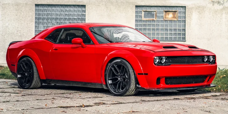 Rudá legenda: Superjízda v rudém Dodge Challenger na 3 i 48 hod.
