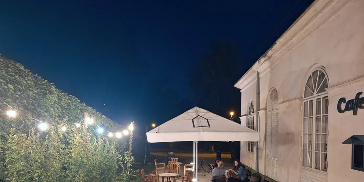 Horký nápoj dle výběru v centru Prahy: svařák, horká čokoláda i chai latte