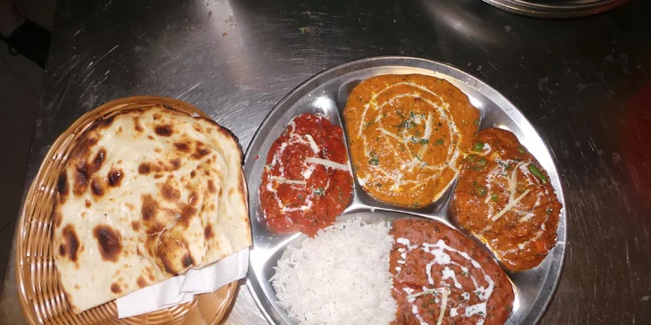 Otevřený voucher na jakékoli pokrmy v hodnotě 250-1000 Kč v indické restauraci Ganesh