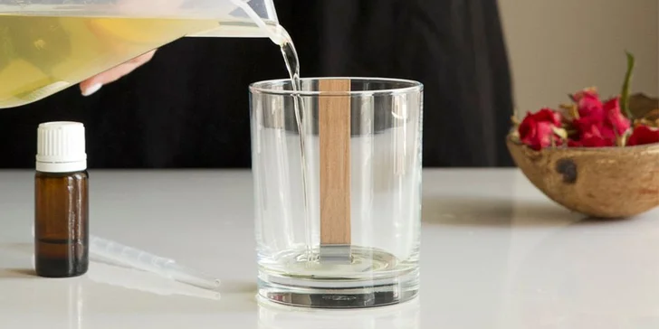 Vyrobte si vlastní vonnou svíčku: kreativní workshop pro 1 i 2 osoby