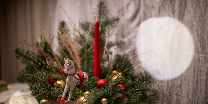Kurz výroby adventních věnců a svícnů vč. občerstvení v centru Prahy: 1-2 os.