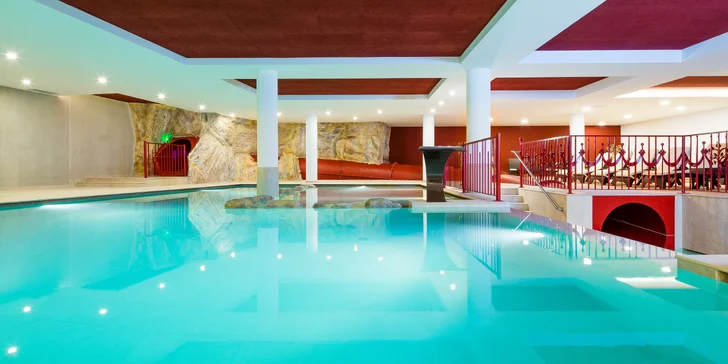 Jižní Tyrolsko: 4* horský hotel s polopenzí, neomezeným wellness a skipasem