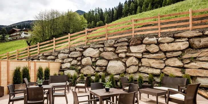 Jižní Tyrolsko: 4* horský hotel s polopenzí a neomezeným wellness