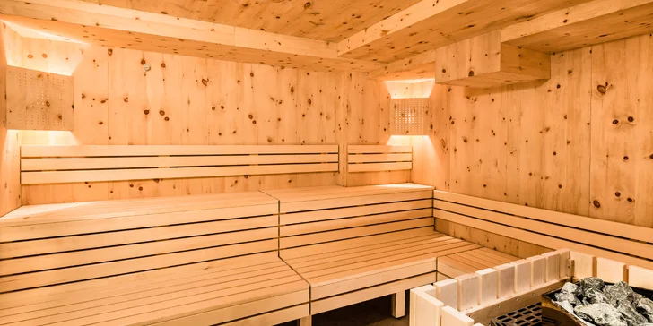 Jižní Tyrolsko: 4* horský hotel s polopenzí, neomezeným wellness a skipasem