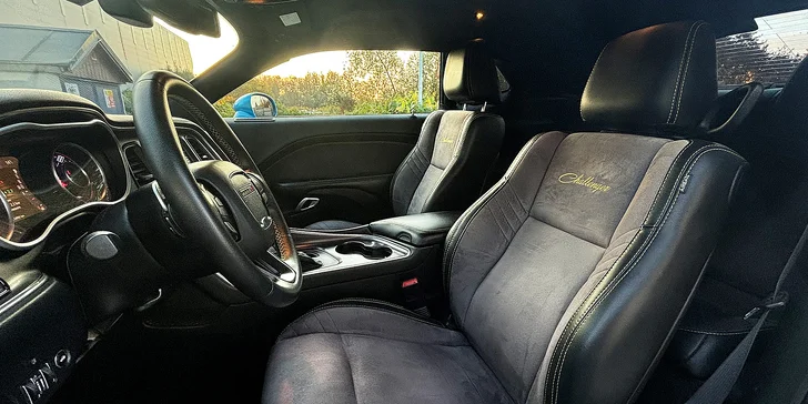 Dodge Challenger 5.7 Hemi: spolujízda, řízení i pronájem až na 24 hod.