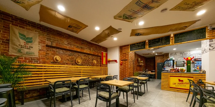 Churros s horkou čokoládou a káva dle výběru pro 1 nebo 2 osoby