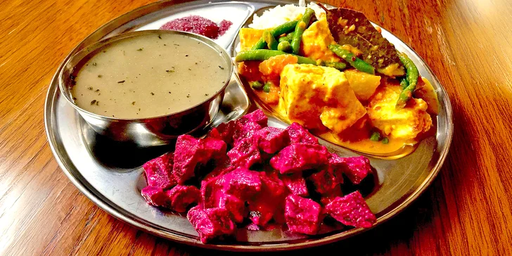 Vegetariánské all you can eat v indickém stylu: na výběr ze 4 různých chodů