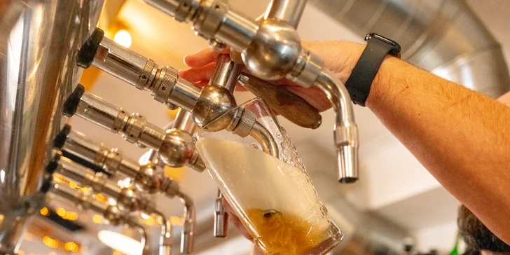 Škola čepování piva Radegast 12°: zážitek o délce 2 hod. pro 1–5 osob