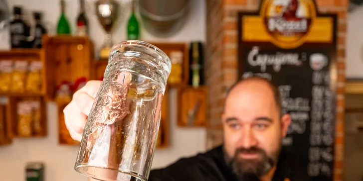 Škola čepování piva Radegast 12°: zážitek o délce 2 hod. pro 1–5 osob