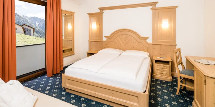 Jižní Tyrolsko: 4* horský hotel s polopenzí, neomezeným wellness a skipasem