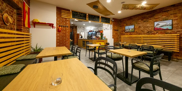 Churros s horkou čokoládou a káva dle výběru pro 1 nebo 2 osoby