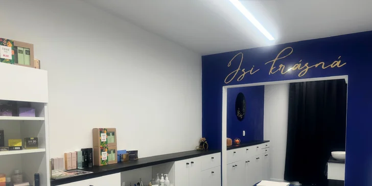 Laminace obočí a lashlifting přírodních řas pro váš okouzlující pohled