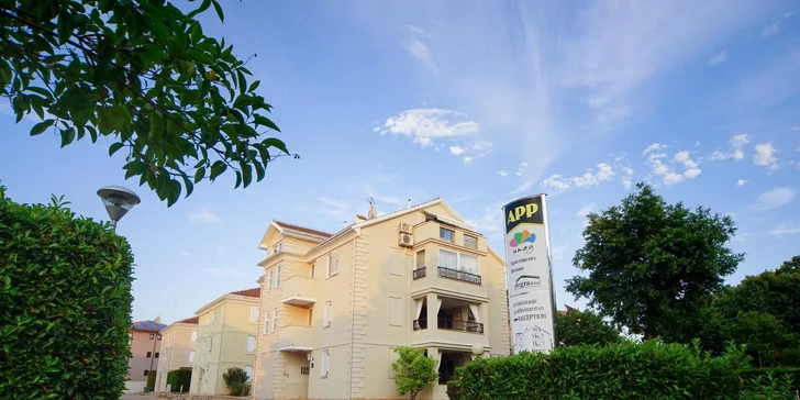 Dovolená na Istrii: pokoj či apartmán, bazén a 350 m na pláž
