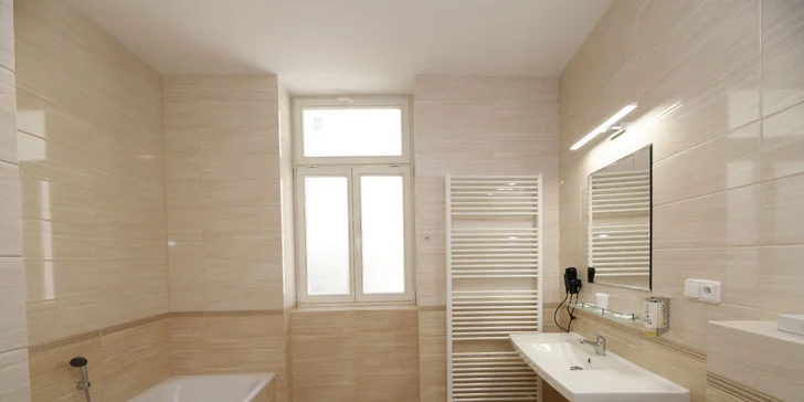 Relaxační pobyt v Karlových Varech: snídaně a vstup do bazénů hotelu Thermal a Saunie