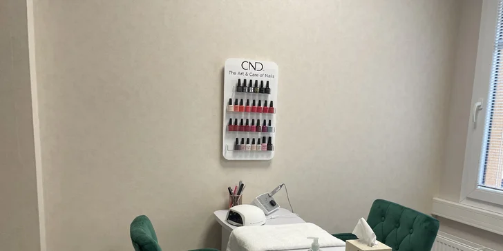 Krásné ruce: manikúra s parafínovým zábalem i aplikace CND shellacu nebo CND plexigelu
