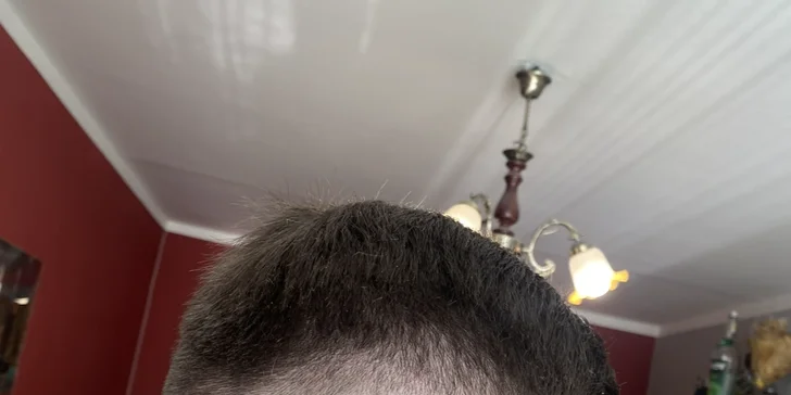 Profesionální pánský střih se závěrečným stylingem
