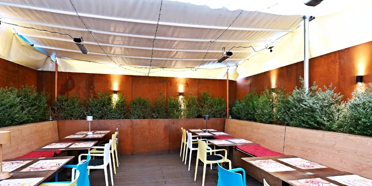 Italské menu s mladým kohoutkem i lahvinkou vína pro dvě osoby v restauraci Kohoutek