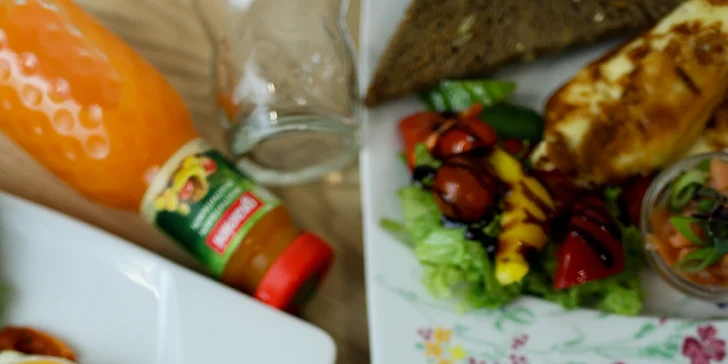 Brunch pro jednoho nebo pro dva, svačina či svařák v centru Karlových Varů