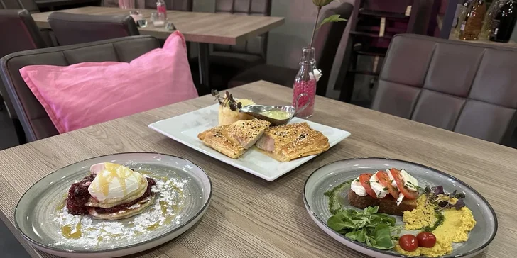 Čtyřchodové menu pro 2 osoby: topinka, kulajda, panenka nebo kuřecí a lívance