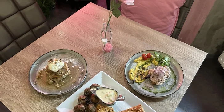 Čtyřchodové menu pro 2 osoby: topinka, kulajda, panenka nebo kuřecí a lívance