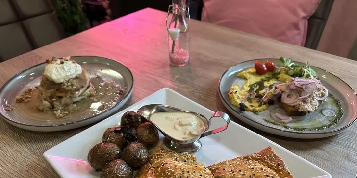 Čtyřchodové menu pro 2 osoby: topinka, kulajda, panenka nebo kuřecí a lívance