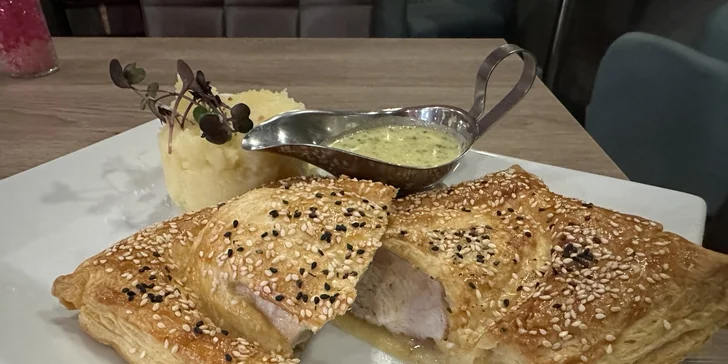 Čtyřchodové menu pro 2 osoby: topinka, kulajda, panenka nebo kuřecí a lívance