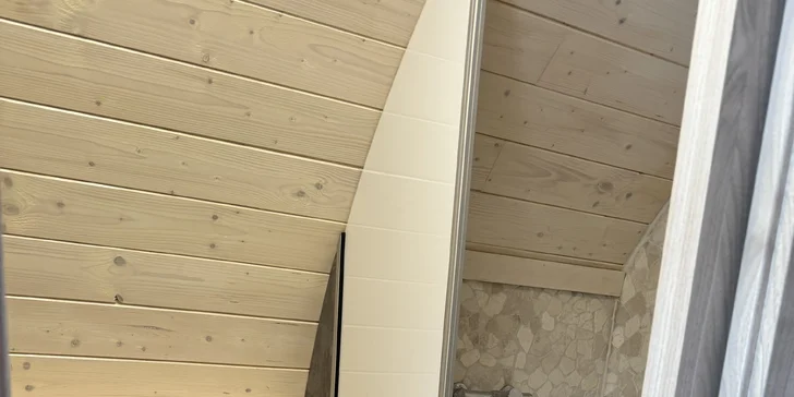 Pobyt u obory s daňky v Lužických horách: tiny house i se snídaní pro 2 osoby