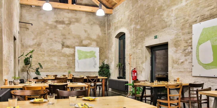 Hovězí i kuřecí miniburgery s přílohami pro 2 nebo 4 osoby: restaurace v areálu Landek parku
