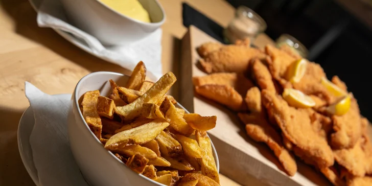 Mix řízků s přílohami pro 2 nebo 4 osoby: restaurace v areálu Landek parku