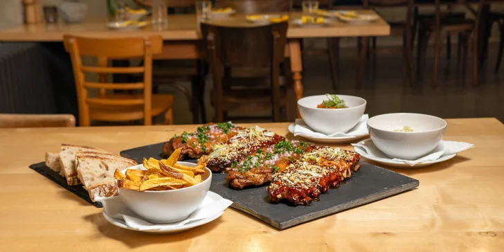 Vepřová žebra s přílohami pro 2 nebo 4 osoby: restaurace v areálu Landek parku