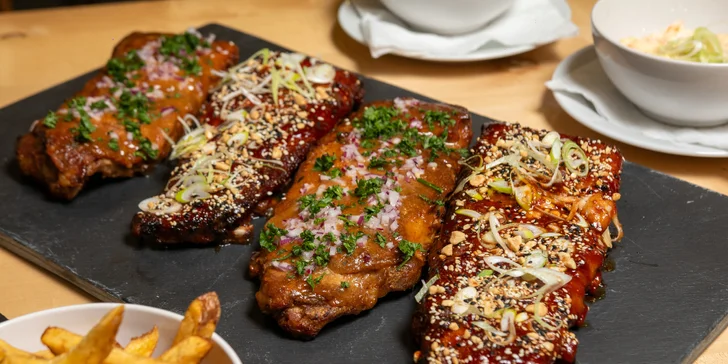 Vepřová žebra s přílohami pro 2 nebo 4 osoby: restaurace v areálu Landek parku
