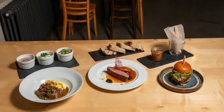 3- nebo 5chodové menu i lahev vína pro 2 osoby: rillettes, hovězí konfit, burger i churros