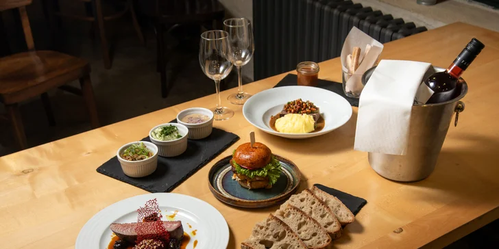 3- nebo 5chodové menu i lahev vína pro 2 osoby: rillettes, hovězí konfit, burger i churros