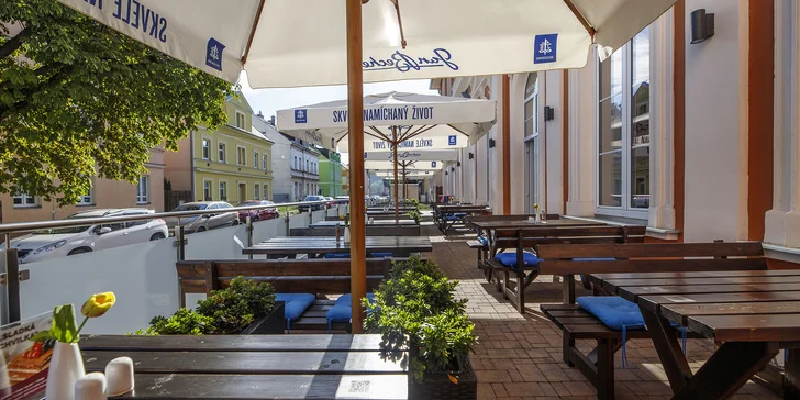 2 božské burgery s trhaným kachním masem, hranolky a limetkový sorbet