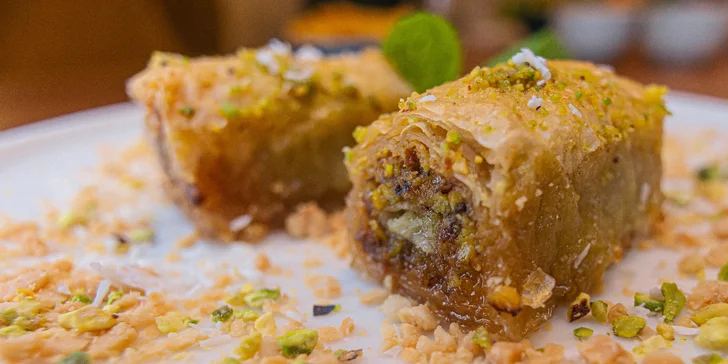 Chutě Blízkého východu: tříchodové menu a sklenka prosecca pro 2 osoby