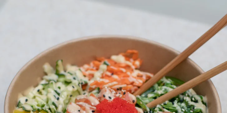 Voucher na 500–2 000 Kč na cokoliv v asijské restauraci Rakki sushi