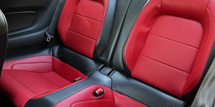 Ford Mustang GT 5.0 V8 Coupe: půjčení na 12, 24 nebo 48 hodin
