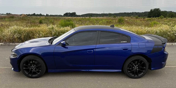 Králem silnic na 12, 24 či 48 hod.: Dodge Charger 5.7 V8 HEMI s výkonem 400 koní