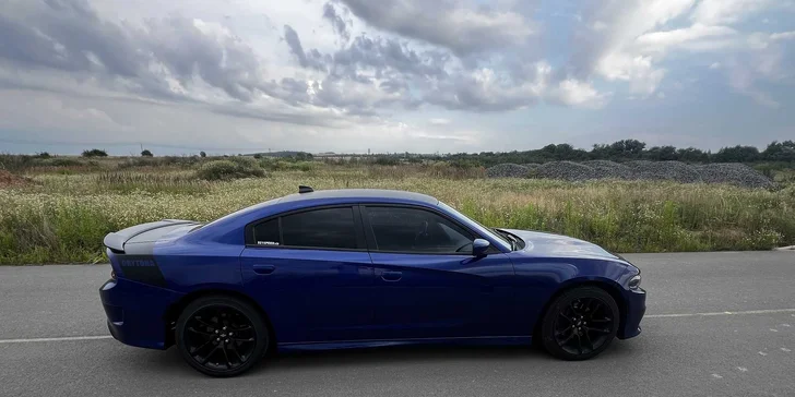 Králem silnic na 12, 24 či 48 hod.: Dodge Charger 5.7 V8 HEMI s výkonem 400 koní