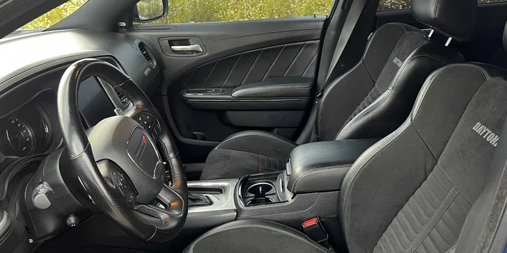 Králem silnic na 12, 24 či 48 hod.: Dodge Charger 5.7 V8 HEMI s výkonem 400 koní
