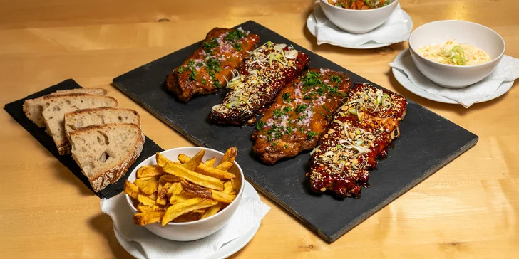 Vepřová žebra s přílohami pro 2 nebo 4 osoby: restaurace v areálu Landek parku