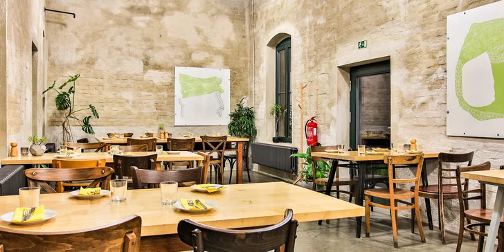 Hovězí i kuřecí miniburgery s přílohami pro 2 nebo 4 osoby: restaurace v areálu Landek parku