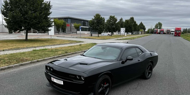 Zapůjčení Dodge Challenger 5.7 V8 HEMI na 12, 24 či 48 hod.