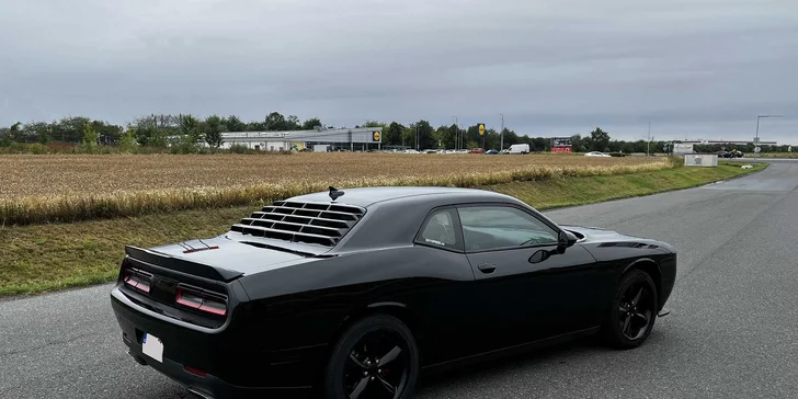 Zapůjčení Dodge Challenger 5.7 V8 HEMI na 12, 24 či 48 hod.