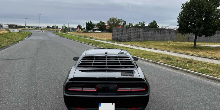 Zapůjčení Dodge Challenger 5.7 V8 HEMI na 12, 24 či 48 hod.