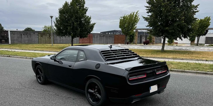 Zapůjčení Dodge Challenger 5.7 V8 HEMI na 12, 24 či 48 hod.