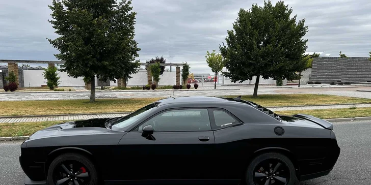 Zapůjčení Dodge Challenger 5.7 V8 HEMI na 12, 24 či 48 hod.